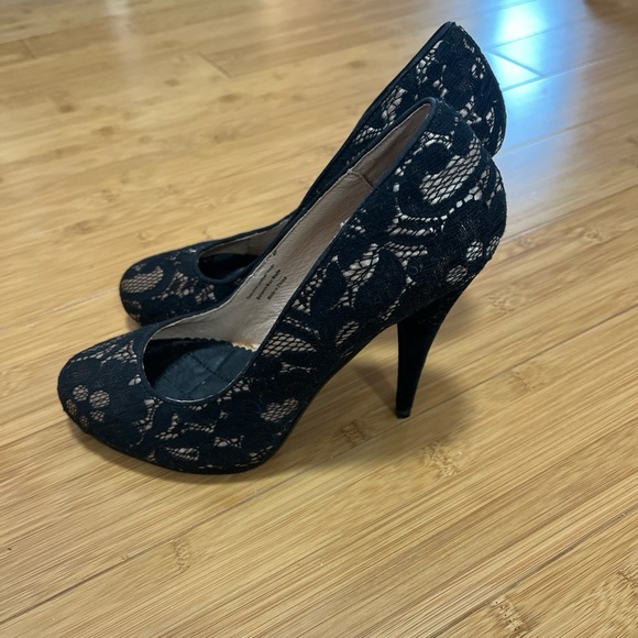 Heels - Picture 2 of 5